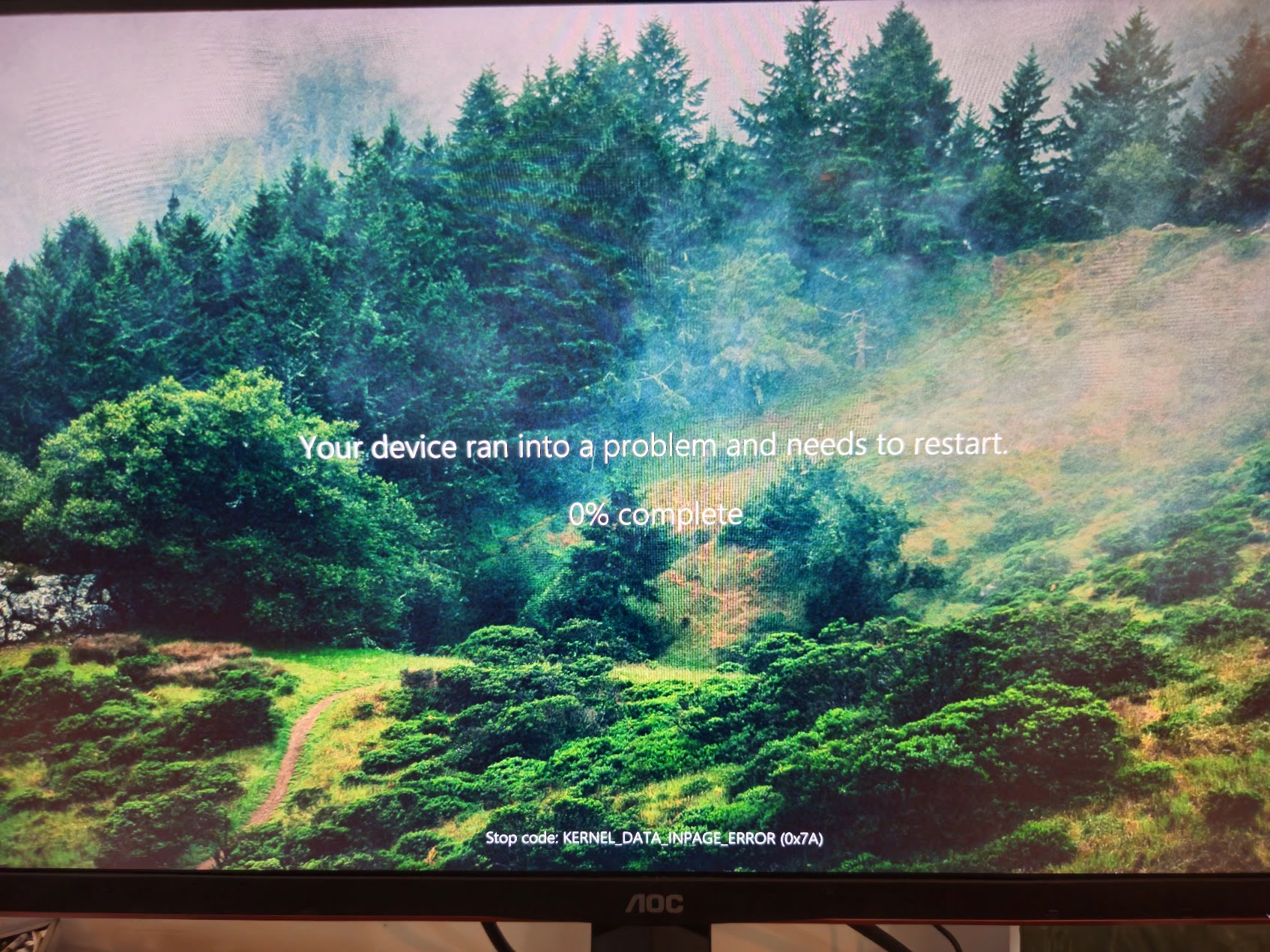 Windows crash screen: your device ran into a problem, stop code KERNEL_DATA_INPAGE_ERROR (0x7A)